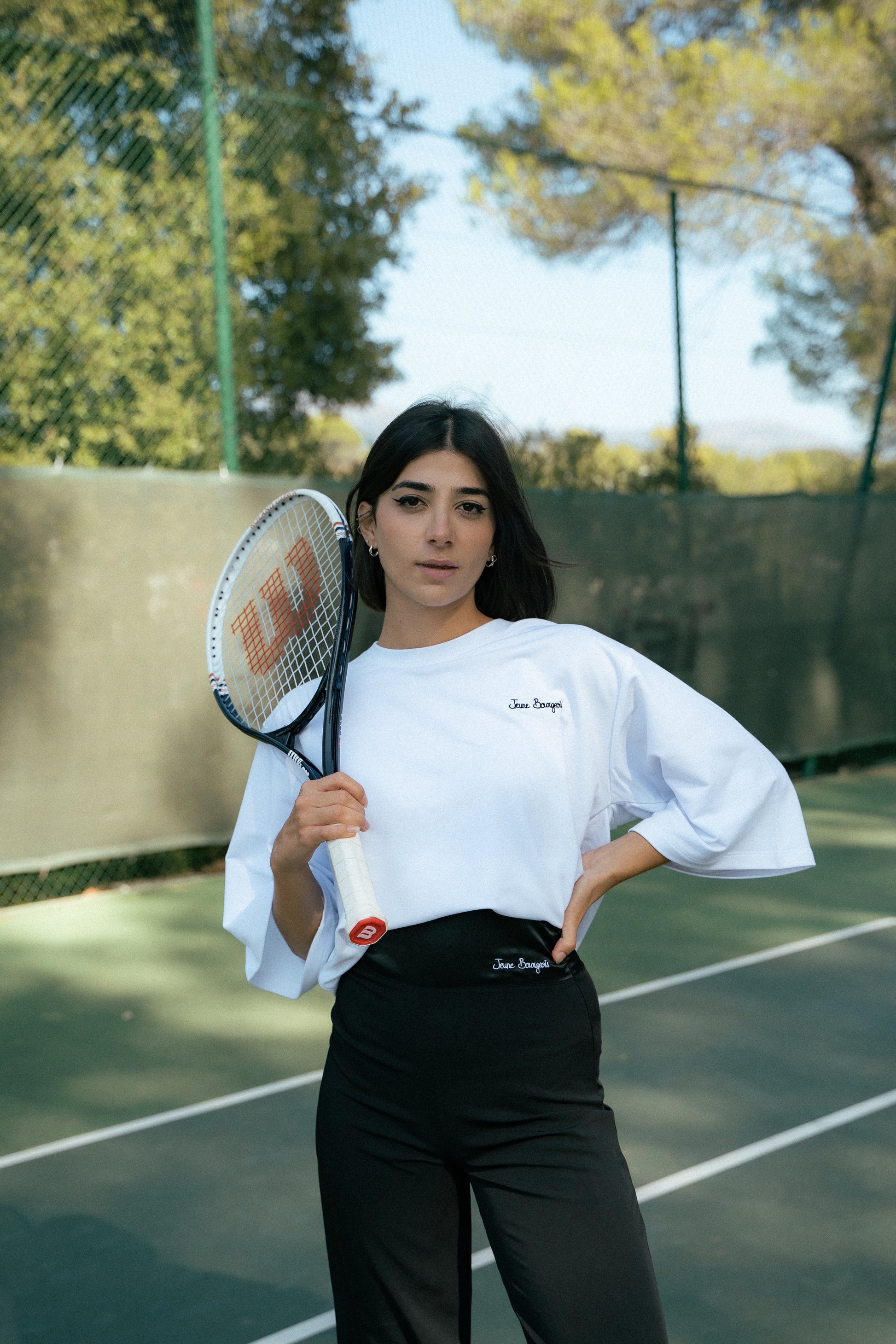 tshirt blanc oversize brodé jeune bourgeois